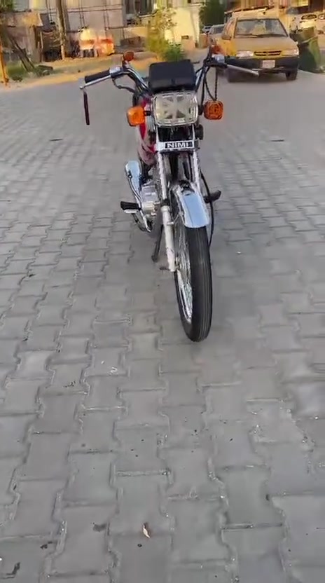 سلام عليكم دراجه البيع اربعه كير متياز مديل ٢٥ سعره ٦٠٠ وبيه مجال حك جيه رقم *********** واتساب بس
