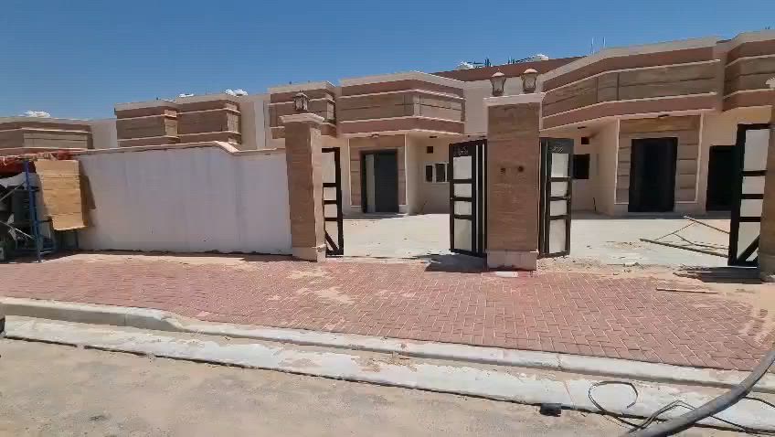 🏡 منزل للبيع في مدينة الجوهرة السكنية 🏡
📐 المساحة: 250 م²
🏠 طابق ونصف
🌳 حديقة واسعة
🚗 كراج يتسع لسيارتين
✨ تصميم مريح ومناسب للعائلة وفي موقع هادئ داخل المدينة.

💰 السعر: 425 مليون دينار

📞 للاستفسار والمعاينة:
شركة العروش العقارية
***********
