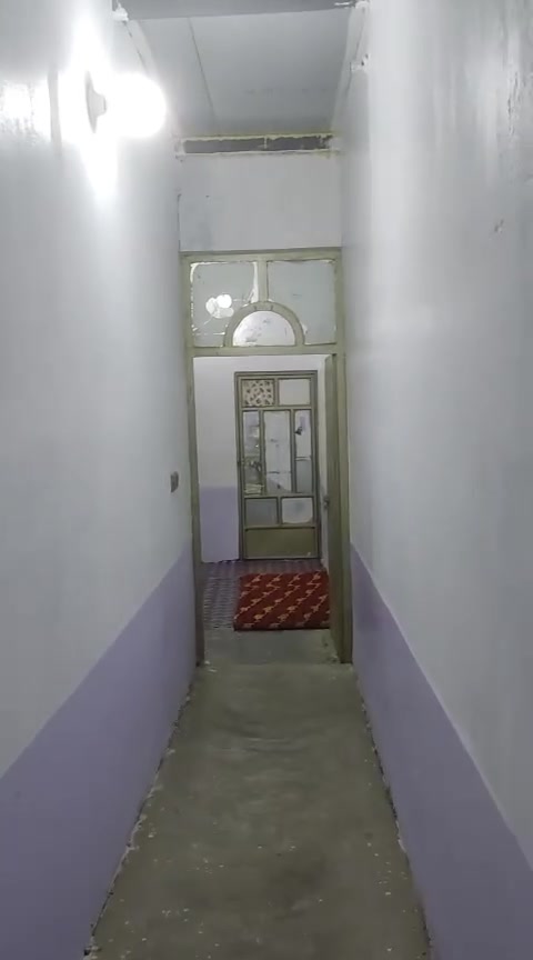 السلام عليكم بيت للبيع بالتاجي منطقه هور الباشا مجاري تبليط كل شيء موجود بالمنطقه طاب وزراعي سنه 25 سعر 35 وبمجال بيت كامل ومكمل سقف ساندويتش***********
