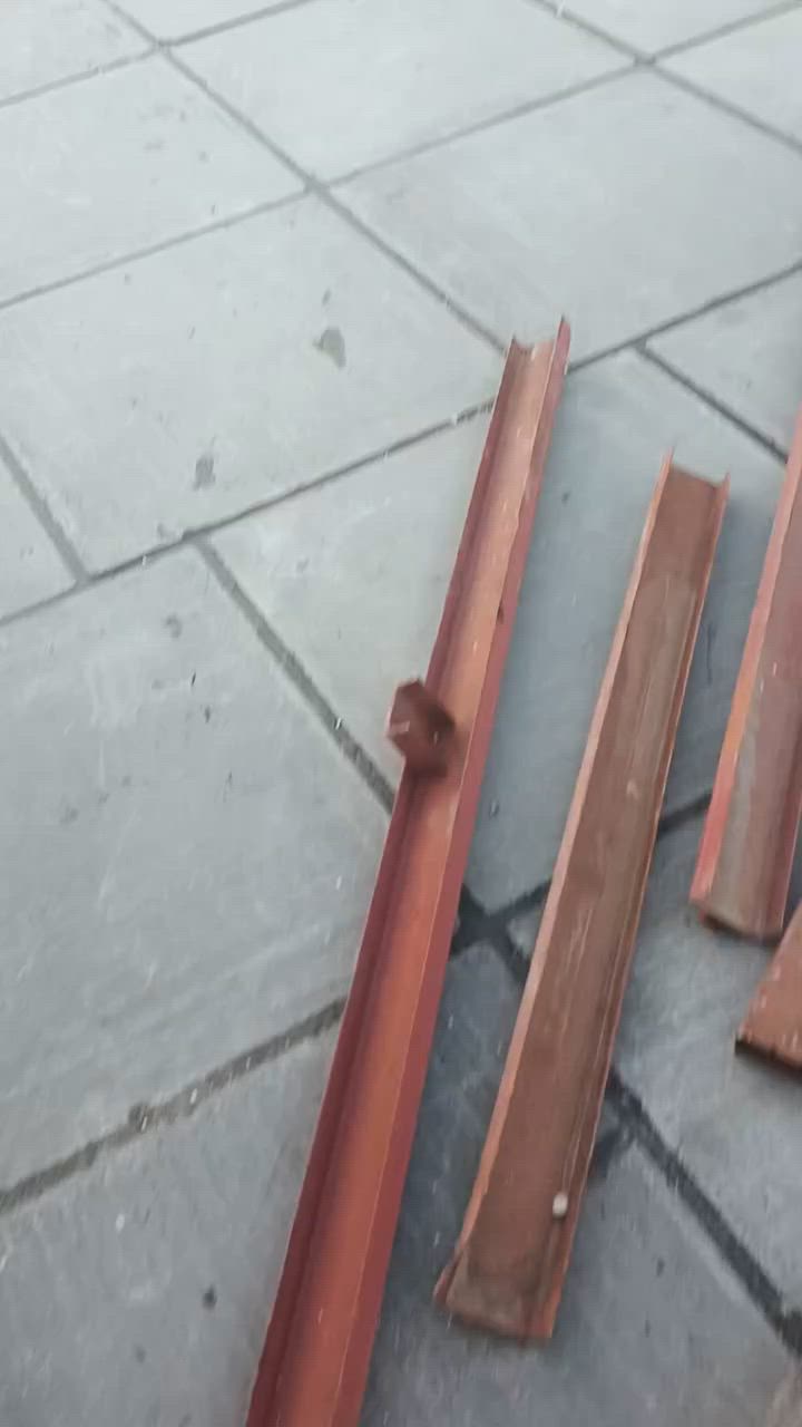 *********** السلام عليكم عندنا بيت خلفي بالاسكان الصناعي طابقين بثلاث غرف وديوانيهنبالاسكان الصناعي بيت طابقين السعر ماله 65 وبمجال بيه ثلاث غرف صالتين وديوانيه كامل على حسب الاصول بالدرجه اولى كامل مدارس كامله
