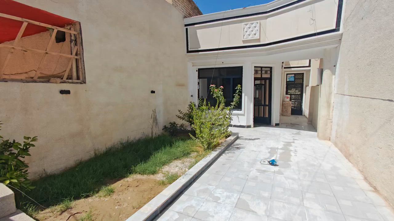 بيت مستقل للإيجار  – منطقة الدوانم قرب الشرطة الخامسة _خلف جامع القدوس
المساحة:150متر بناء 
متكون من طابق واحد غرفة نوم 1 استقبال
 مطبخ صحيات عدد 2 
 الإيجار: 300الف قفل
للاستفسار:

*********** – أبو أحمد
