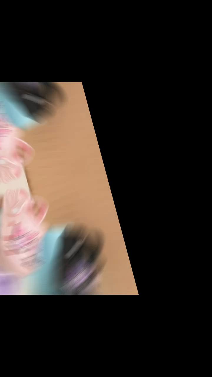 هذي مجموعة من السليبر الطبي للبيبي،وتشكيلة ألوان وتصاميم متنوعة. إذا حابين تعرفون أكثر أو عندكم أسئلة، تواصلوا معانا على الواتساب: *********** أو ***********. شو رأيكم في التصاميم، أو حابين نشوف ألوان وتصاميم جديدة؟ أكتبوا لي في التعليقات!
