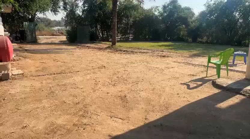 فرصة ما تتكرر لمن يبحث عن سكن عائلي 🔥
للبيع أرض مميزة بمساحة 3000 متر بموقع هادئ 

✔️ تحتوي على بيتين بناء حديث
✔️ مضيف كبير 13 متر يصلح للضيافة والمناسبات
✔️ نخيل وحديقة ومغروسات جاهزة
✔️ بوري إسالة خاص فقط للأرض
✔️ كهرباء ومي سِكّي متوفر
✔️ واجهة أكثر من 50 متر مباشر على التبليط
 ✔️مدارس ابتدائية متوسطة اعدادية 

الموقع : خلف جامعة بابل – منطقة إبراهيم الخليل
أرض جاهزة للسكن 

للاستفسار الأتصال ***********
