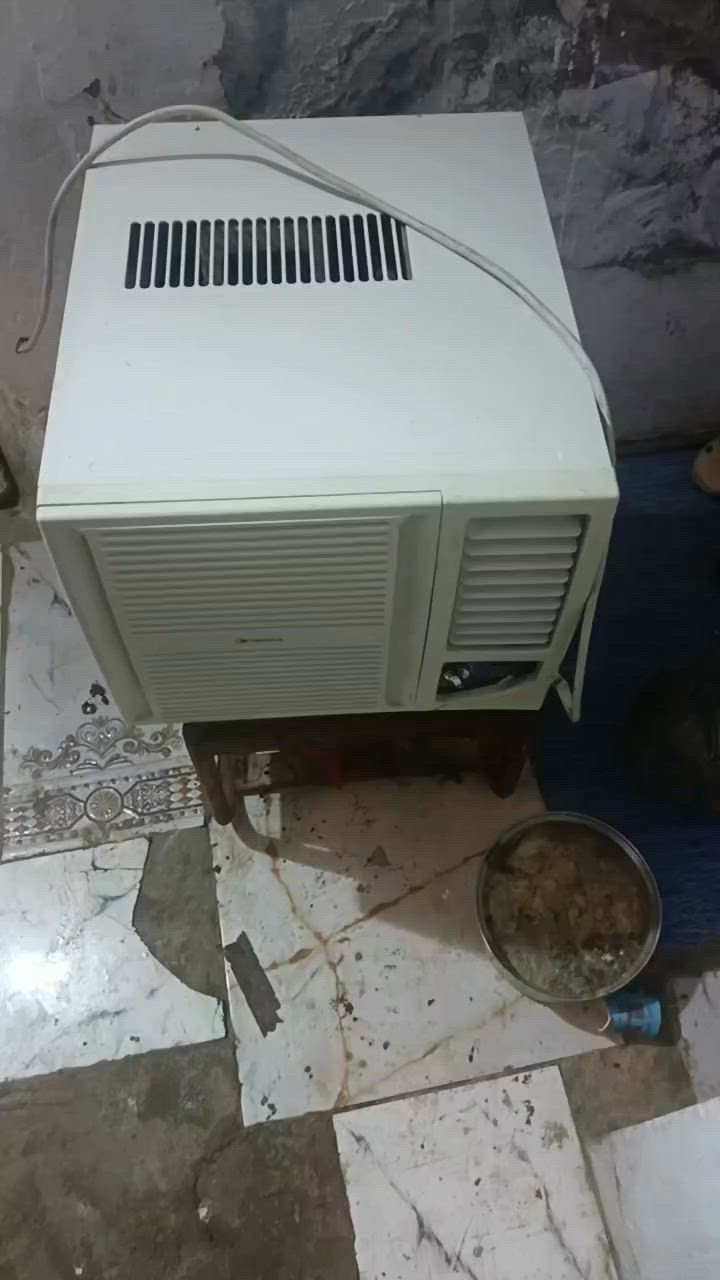 مكيف للبيع العنوان البصره حيانيه رقمي ***********

