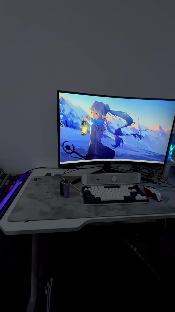 🔹 CPU: Intel Core i5-14400F
🔹 GPU: ZOTAC GAMING GeForce RTX 5060 8GB
🔹 Motherboard: ASUS Prime H610M-K D4 ARGB
🔹 RAM: TeamGroup T-Force Delta RGB 16GB DDR4 3600MHz
🔹 Storage: Addlink S70 Lite 1TB M.2 NVMe Gen4 SSD
🔹 CPU Cooler: Great Wall RGB Liquid Cooler
🔹 Power Supply: Aigo AT650 650W 80+ Bronze
عندي غراض هواي هم ميز و سماعه و ماوس و كيبورد و يدة xbox 
و شاشه 2k سامسونگ منحنية 32 حجمها
***********
