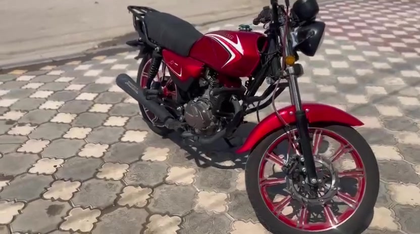 السلام عليكم دراجة شاينك 
موديل 23
قوة المحرك150cc

الدراجة صارلها ٣ اشهر من طلعت من الوكيل يعني نضيفة وماماشية هواي
سعرها مليون ونص وبيها مجال للطيبين المكان ناصرية مركز 
***********
