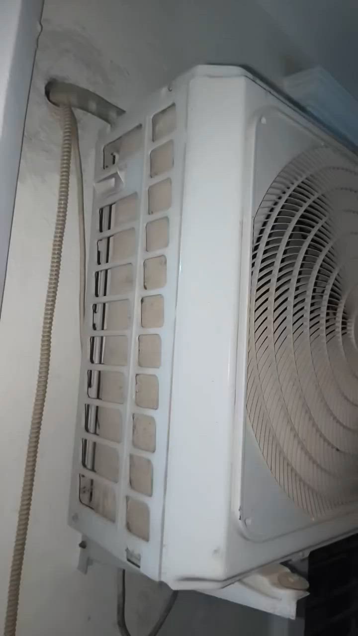 المبرده من شهرين اخذناها للخطار بس.
السبلت طنين ماعرف اسمه محتاج غاز شغال فول


**إذا كنت صاحب هذا الإعلان وتريد حذفه لأي سبب، رجاءا أرسل رسالة إلى الدعم الفني**
