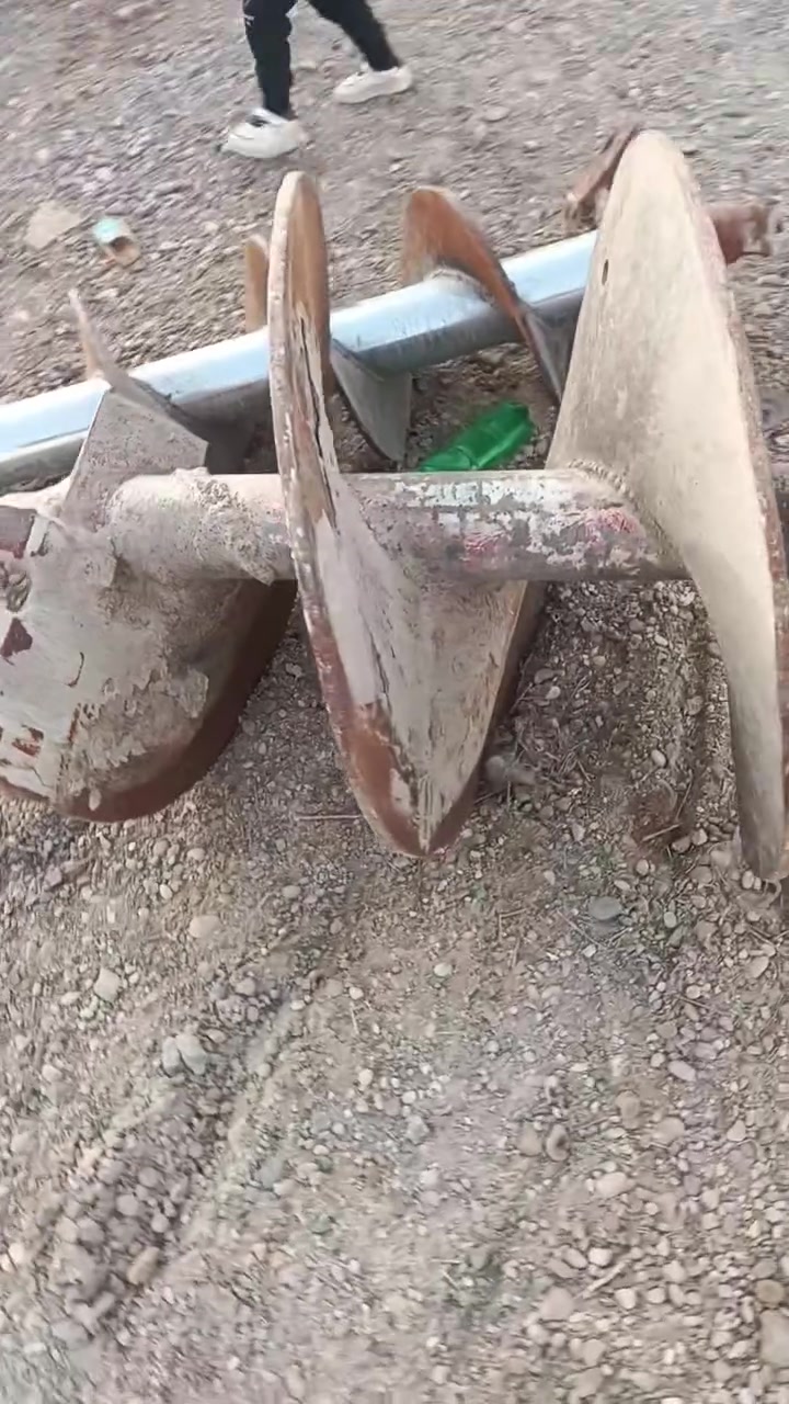 سلام عليكم جهاز حفر + براين حفر عدد 2حجم 80وحده حجم 50 شقل فول جهاز ضمان وبراين ضمان تفصال ع يدي كله شقل درجه ولى كبل ع شقل   سعر 60ورقه مجال قليل مكان الانبار رمادي ‏‪***********‬‏
