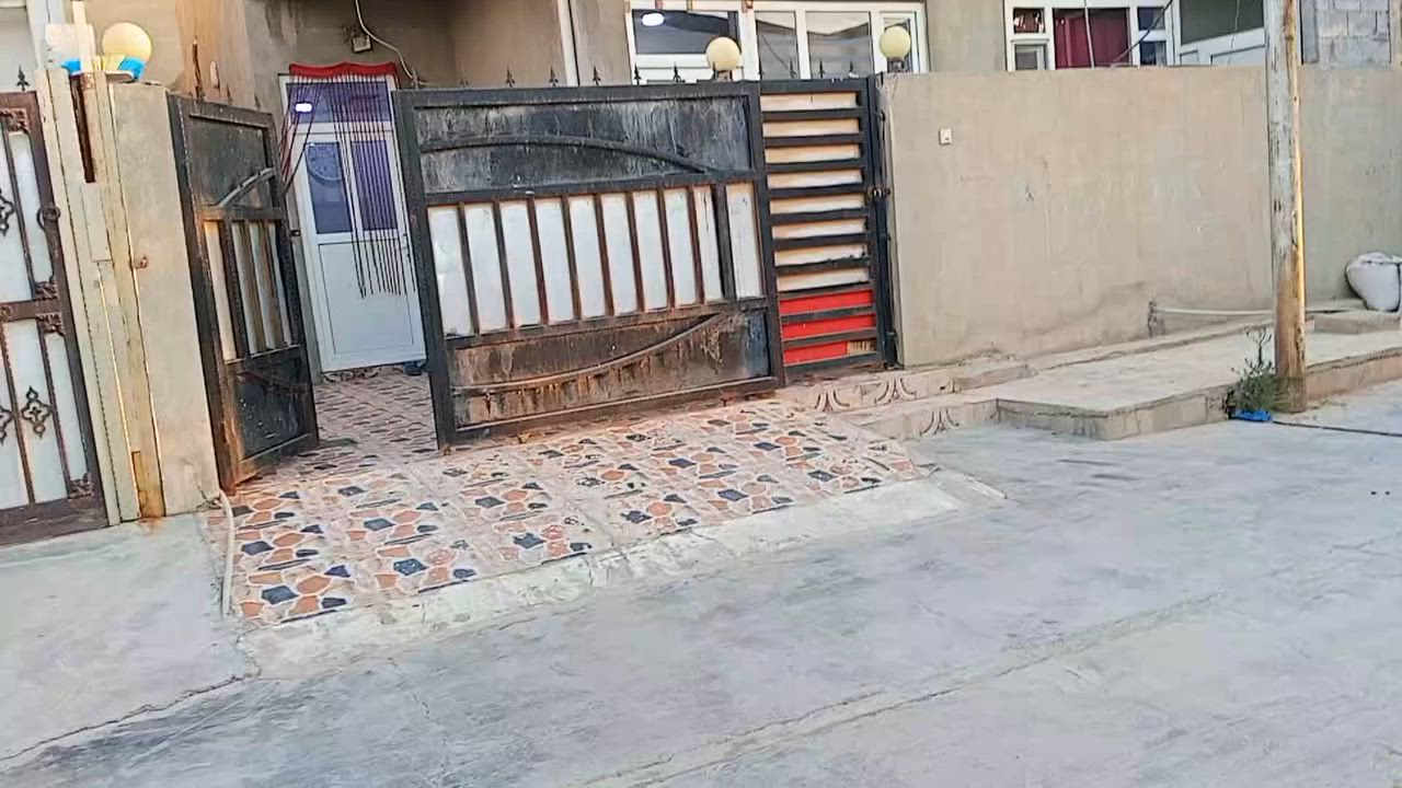 بيت للبيع
عنوان كركوك بنجا علي شارع الكوميته مجاور جامع عبد الله بن عتيك 

يتكون من استقبال و مطبخ وغرفتين نوم كراج سيارة 

فول مواصفات كاشي  مطبخ فول سيراميك البيت نظام دكت للتبريد سقف ثانوي 

المساحة 120 متر 

السعر 45 

رقم صاحب البيت 

***********

***********
