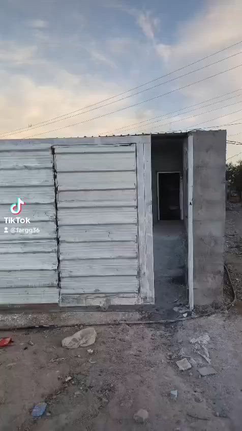 للبيع بيت كامل وفارغ جاهز من كلشي زراعي موقع كلش راقي على شارع 40  مباشرتا مقابيل قاعة الحسين والعباس قرب بنات الحسن مساحة 250م
للتواصل. *********** المحمودية حي العسكري
للبيع بيت كامل وفارغ جاهز من كلشي زراعي موقع كلش راقي على شارع 40  مباشرتا مقابيل قاعة الحسين والعباس قرب بنات الحسن مساحة 250م

