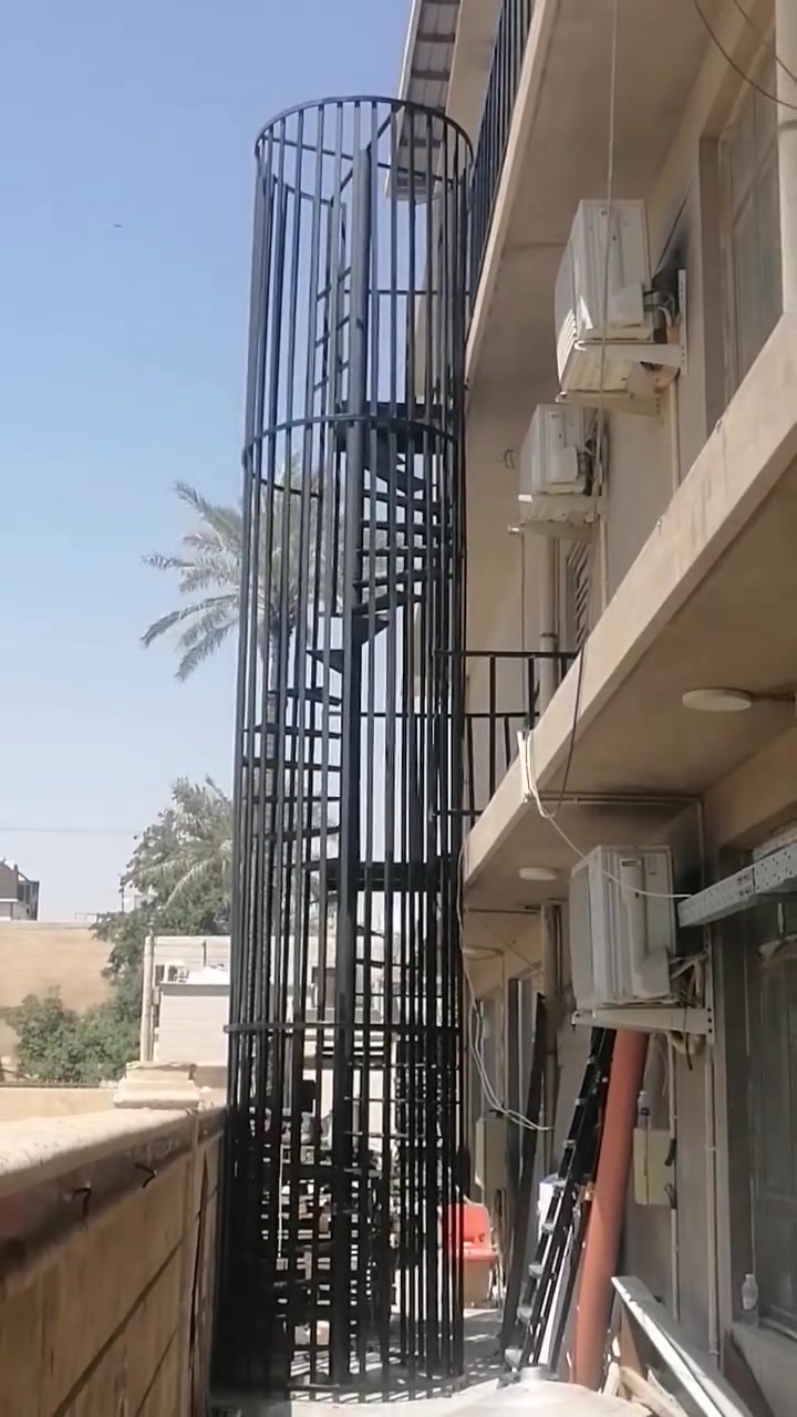 حدادة الأخوين
حدادة عامة في بغداد وجميع محافظات العراق
ننفذ جميع أعمال الحداده باحترافيه وجودة عاليه
ومنها: الأبواب والشبابيك . السياجات والمظلات والكرفانات.
أعمال اللحام والصيانه. وتنفيذ جميع التصاميم حسب الطلب

📍 نخدم داخل بغداد وجميع محافظات العراق ونصل إليكم أينما كنتم. 
للإستفسار راسلنا على الخاص أو اتصل بنا ***********
