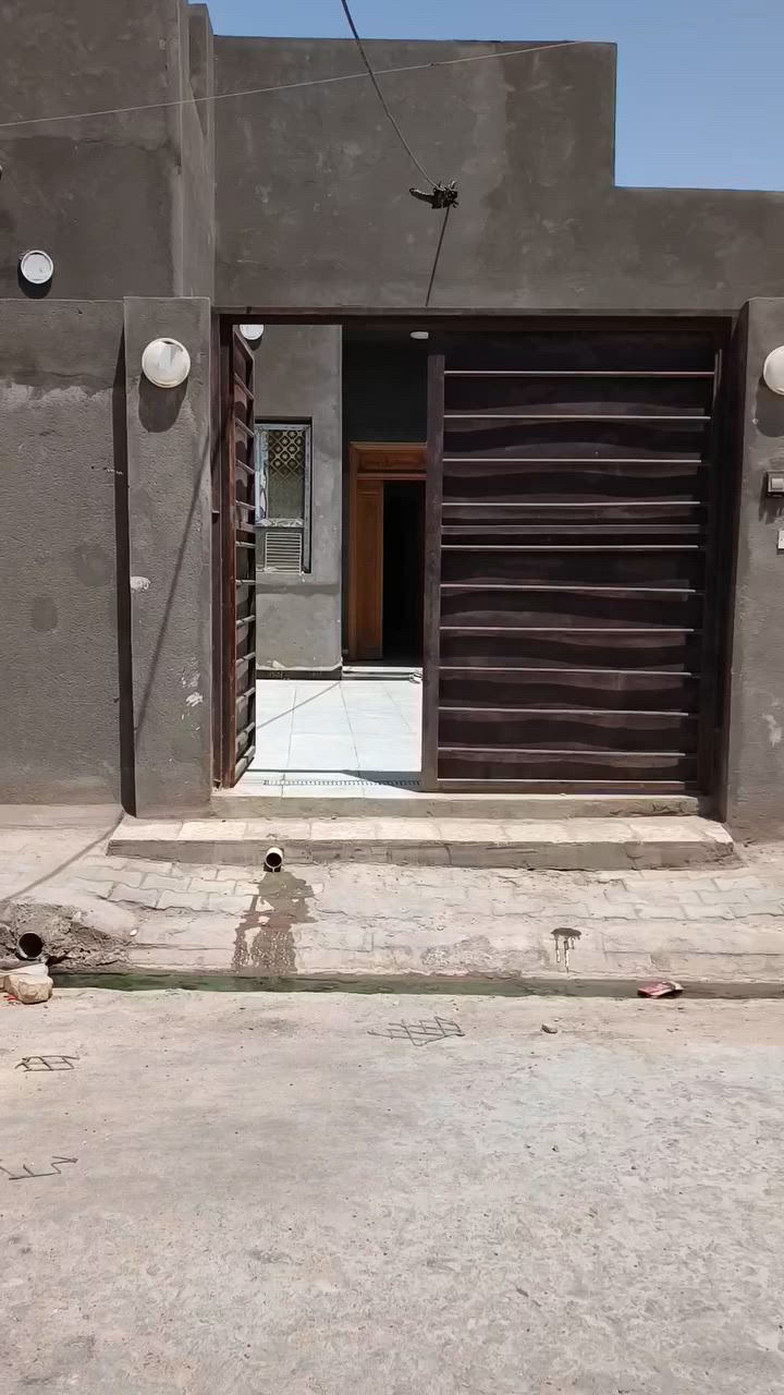 سلام عليكم بيت وقطعه بحي زهراء مكان حلو مساحه بيت  بنيان طابوك ورباطات 220 مساحه قطعه 220 شغل درجه تفاصيل كامله بتصوير للاستفسار ***********
