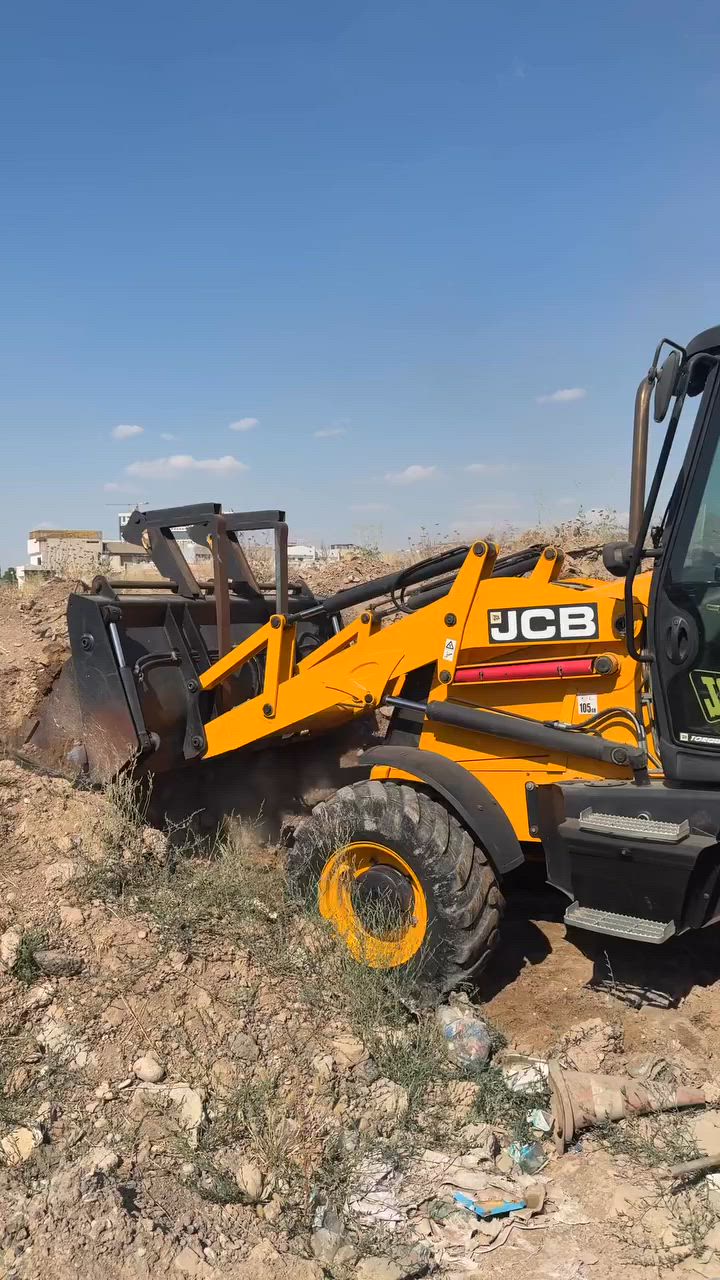 * صُممت للحفر، وجاهزة للإنجاز. 🚜
🚜 Dust, power, and hard work. That’s how progress is made. 💪🔥  #machinery #machine #العراق #بغداد #foryouシ


**إذا كنت صاحب هذا الإعلان وتريد حذفه لأي سبب، رجاءا أرسل رسالة إلى الدعم الفني**