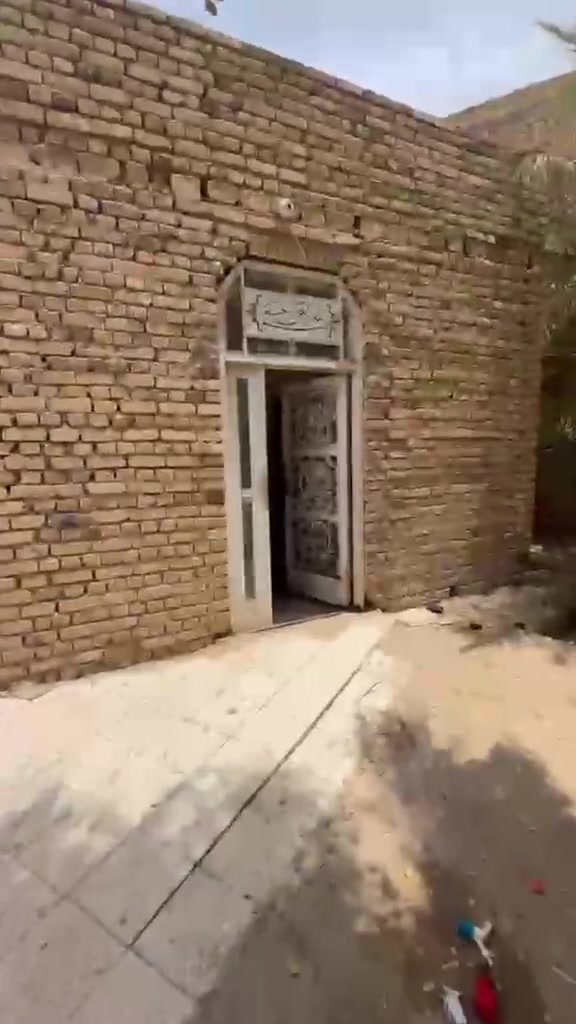 سلام عليكم بيت للبيع مساحة 300متر ، العنوان حي الشهداء قريبة كلش ع السايدين بصف الركن  شارع 20، بناء ، طابق ونص يتكون الطابق الأول من غرفتين نوم+صالة+مطبخ+أستقبال+ ساحة +حديقة،
الواجهة 10، النزال 20
السعر 140 وبيه مجال
الأتصال ع الرقم
***********
