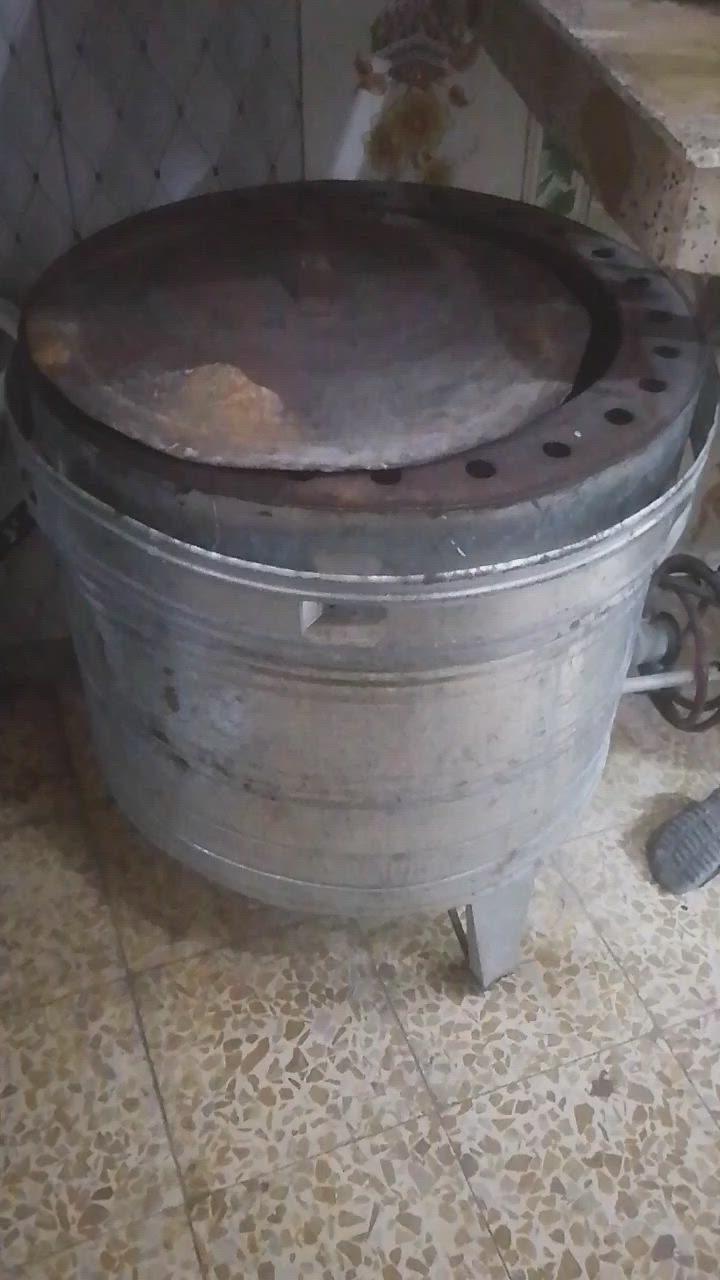 تنور جديد بعده بس ماعندي مكان سعره ٤٠ مع التوصيل يوجد توصيل


**إذا كنت صاحب هذا الإعلان وتريد حذفه لأي سبب، رجاءا أرسل رسالة إلى الدعم الفني**