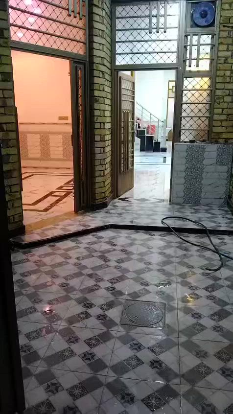 اعلان رقم128📣
🔘  للبيع دار سكن مشتمل طابق واحد في حي الجامعه

🛑 مساحة 110  م طولاني 5.50*20
🛑فرعي شارع 10 م
⚠️ تفاصيل مثل ما موضح بالفديو 

طابق ١
⭕️ستقبال 
⭕️صاله 
⭕️مطبخ 
⭕️صحيات خارجية وداخلي 
⭕️منور
⭕️حمام

📈للاستفسار الاتصال او التواصل مع الصفحة
*********** 📞
***********📞
*********** 📞
🏡 بأدارة علي كريدي 
🌍الموقع المكتب الخاص بنا : 
       واسط / كوت / حي الجامعة تقاطع  
        شارع ٣٠ م قرب مجمع سومر الطبي
