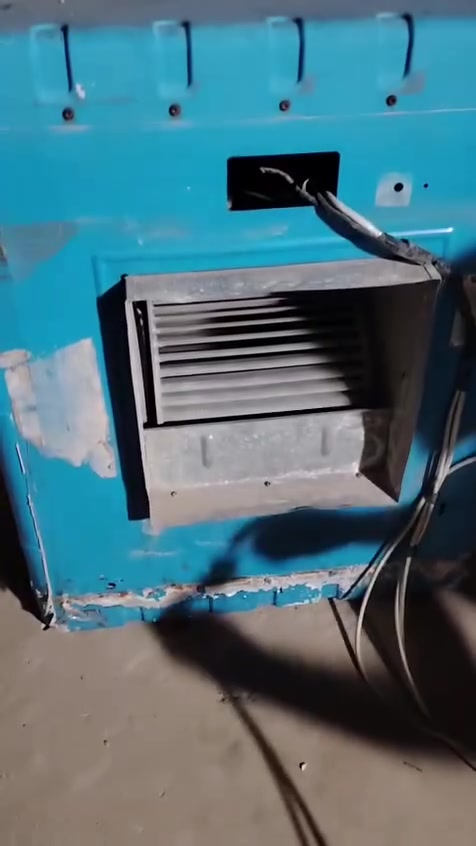 مبردات ثنين كدام العين شغالات
الأزرق ب ٦٥
و الأبيض ب ٦٠
***********
