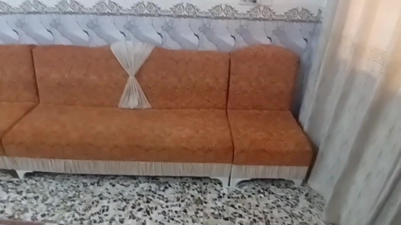 السلام عليكم ديوان ١٩ مقعد بحالة جيدة محتاجين ونريد انبيعه مكان الحسينية سعر ٤٠٠ ***********
ملاحظه الله شاهد فصلنا ٨٥٠
