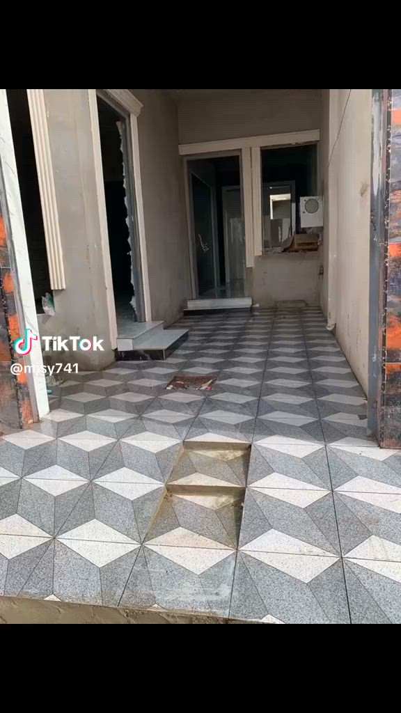 اصطه ارضيات شغل استلم مهندس كادر كامل 
اسعار مناسبه 
رقم التلفون  ***********
