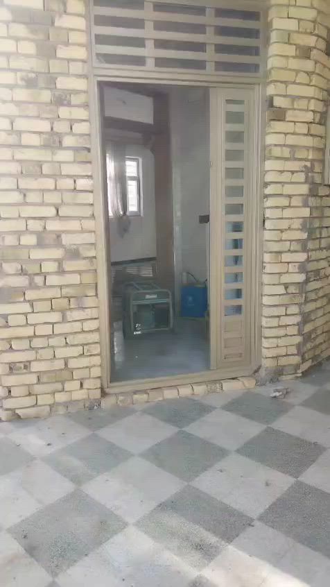 للبيع بيت مساحة 1300 طابو 25 يتحول بالاسم يتكون من طابقين 4غرف نوم  ماء كهرباء فوول بيع او ايجار لمدة سنة  والتفاصيل بلفيديو 🇮🇶 رقم راعي العقار والستد بسمه *********** ابوعلي 

ملاحظه /اي شئ عندك للبيع بيت او سياره او اغراض ننشرها لكم بعموله بسيطه  

شكرا لدعمكم 🙏

