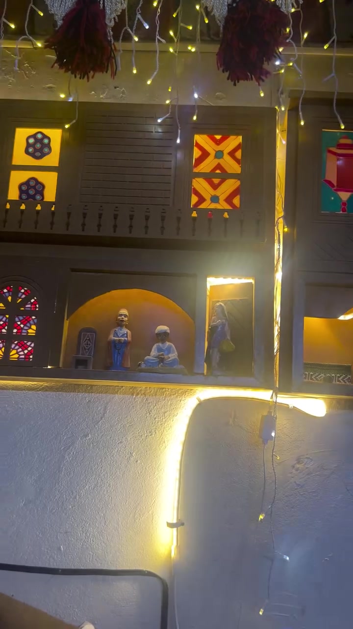 لوحه تراثيه للبيع
طولها ٢٤٠ سم 
العرض ٦٠ سم 
العنوان بغداد مدينه الحريه 
***********
