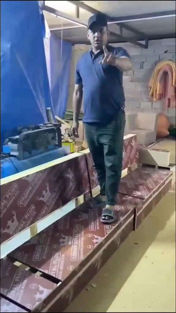 لادور ولاتحتار النقاش للاثاث   هو الاختيار
ياهلا بل رخص عرض نااااار🔥 
 375 الف بس سعر المتر 70
ديوان ثقيل
الهيكل كله بلوك تركي ثقيل
افحص قبل لا تستلمه من المندوب 
 10 مقاعد 🪑
5 قطع حرف ((L)) 6 امتار ونص
مع هدية 6 كوشات 
موصفات التخم:
الاسفنج مميز  🇮🇶
خشب جام روسي  🇷🇺
 شغل ثقيل الهيكل كلة بلوك تركي ثقيل 
القماش تركي 🇹🇷
(( كتان وتربروف قديفه)) 
ضمان 3سنوات حقيقي 
وعنوانا ضمانا 
يوجد توصيل الكل العراق 🇮🇶 
اب اسعار خياليه 
وتوصيل داخل بغداد(( 25)) الف 
رتب بيتك ابلاش ♥💪
الاستفسار الاتصال على الرقم
***********
