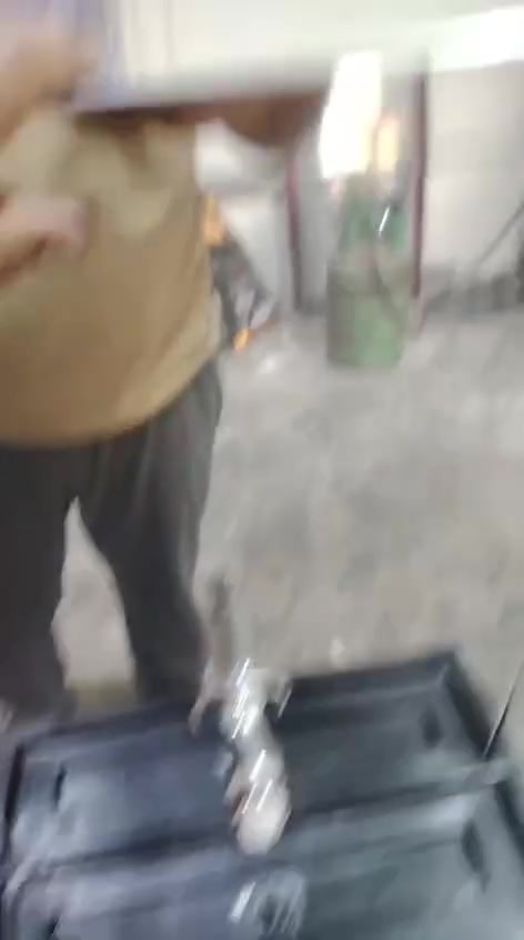 براد كويتي  نوعيه النسر نضافه فول شرط الفحص وتجميد يوجد خدمة توصيل جميع المحافضات التواصل على هاذه رقم ***********

