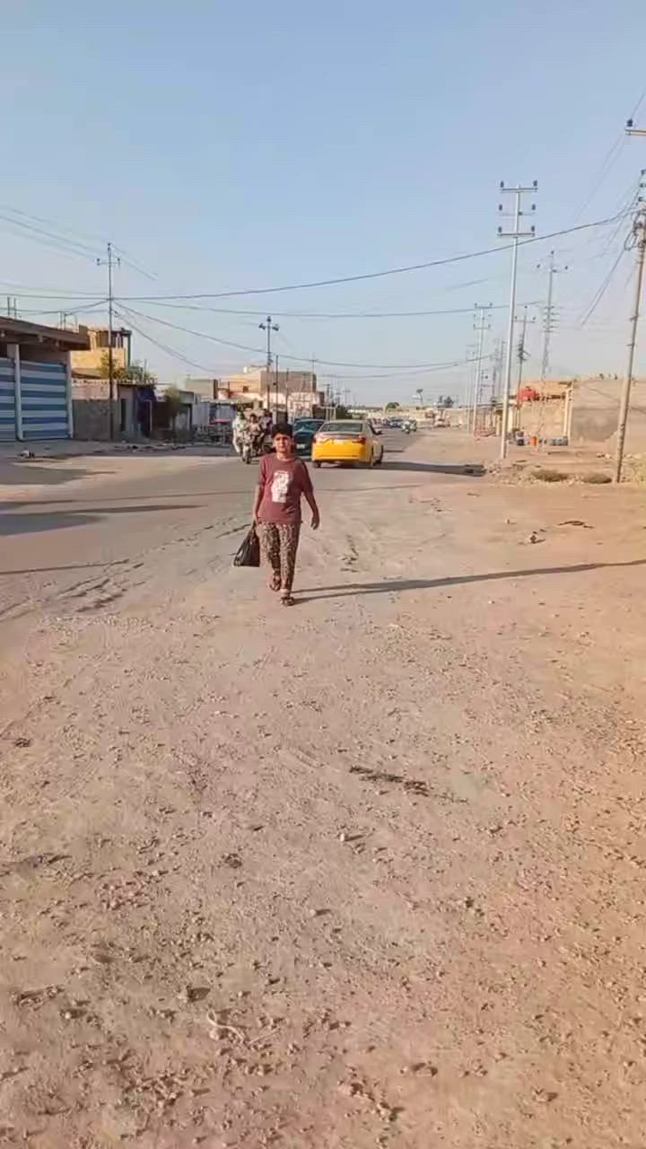 السلام عليكم اخوان قطعتين للبيع قريبات ع الشارع كلش  وحده مساحتها (300) والثانيه مساحتها (260) تبعد عن الشارع 7 قطع حي السلام مقابيل ركيوه  للاستفسار اكثر ***********
