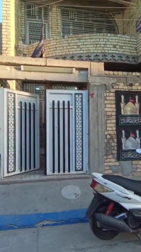 السلام عليكم
بيت 100متر امانة طابقين ونص 
حي البتول قريب على الفلكة بشارع كوفي الكابتن خامس فرع
للاستفسار ***********
