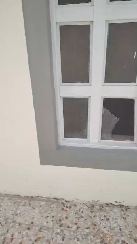 ‏بيت لبيع مساحته ١٠٠ متر بالوفاء مقابل الهندية استقبال وصالتين ومطبخ وأربع غرف نوم سعره ١٤٥ وبيه مجال للاستفسار مكتب بركات ام البنين ***********
‏

