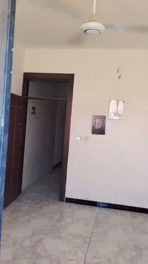 السلام عليكم ورحمة الله وبركاته 
بيت ٥٠متر طابو زراعي سند٢٥ قرار محكمه 
ماء وكهرباء وانترنيت 
يحتوي على صاله مطبخ وخدمات 
 وغرفتين فوك وحمام 
العنوان بغداد الدوانم نهاية الشرطة الخامسة مقابل جامع الفردوس بل قرب من الاعلام والسيدية 
السعر نقد ب٣٧ 
وبل نقد ٤٧ مقدمة ٢٥ وكل شهر ٥٠٠ 
***********
***********
