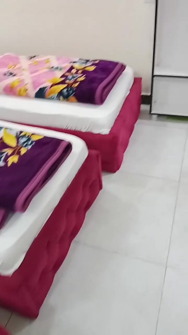يوجد فندق نظيف مرتب ونظيف جدا فندق كرم كربلاء قرب الامام العباس عليه السلام مقابل صحن أم البنين عليها السلام بعكد الساده يبعد عن الامام العباس عليه مشي دقيقه وأقل الدقيقة مشي عن الامام العباس عليه السلام الاتصال على الرقم واتساب ***********
