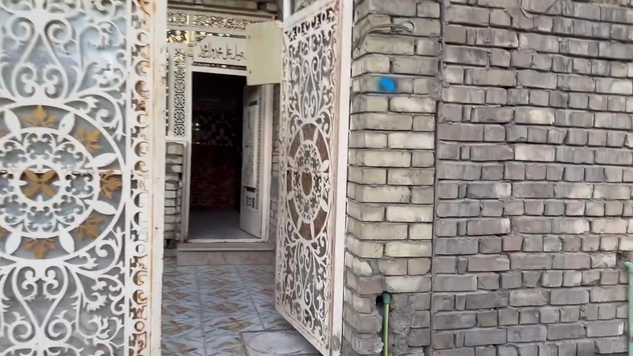بيت للايجار ٢٠٠ متر غرفتين نوم وصالة و مطبخ واستقبال نهاية الاربع شوارع النفطية شارع سكلة الركابي فرع 2 خدمات كاملة الشارع الرئيسي تبليط السعر 500 استفسار ***********
