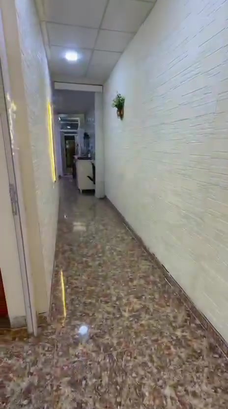 السلام عليكم عندي دار طابو صرف ١٠٠ متر للبيع العنوان كركوك حي العسكري شركة طارق قرب اق صو مول خلف التجاري
الواجهه ٥
طابق واحد بناء ٢٠٢٢ 
السعر ٧٤ وبي مجال

***********
