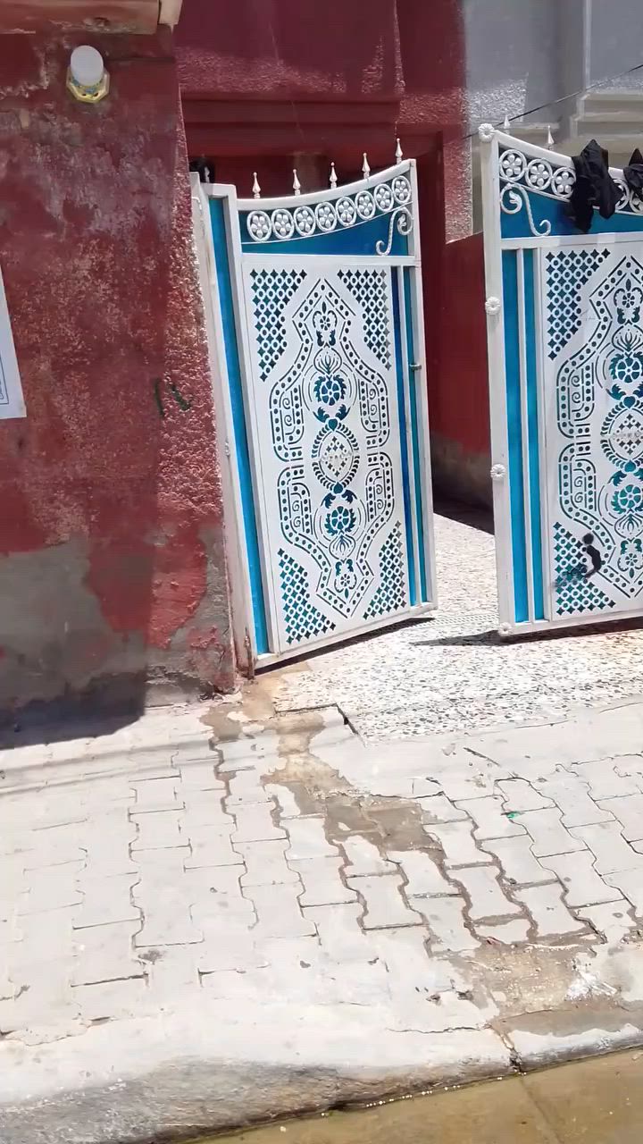 السلام عليكم بيت للبيع طابو صرف مساحه 100 متر قاط ونص
نظيف كامل خدمات بغداد الحسينيه الراشديه مصقط بشارع ابو مهند سعر 65 وبي مجال قليل ***********
