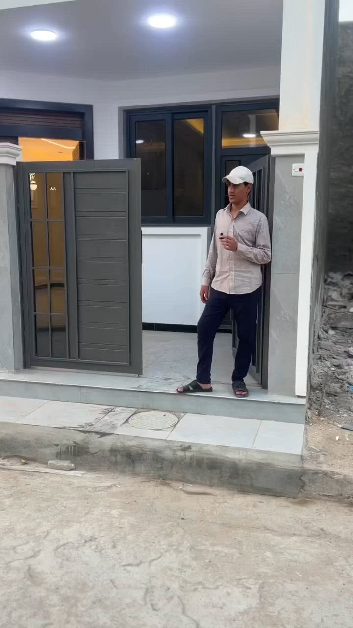 دار للبيع —🏠📄دورة حي دجلة📍
1️⃣: المساحة ١٠٠ متر واجهة ٦،٢٥ نزال ١٦

2️⃣ يحتوي على ثلاث غرف نوم 🛌 واسعة 

3️⃣: جديد مامسكون زيرو 

4️⃣: مطبخ استقبال صالة صحيات 

5️⃣ استفسار 
***********
***********
***********
