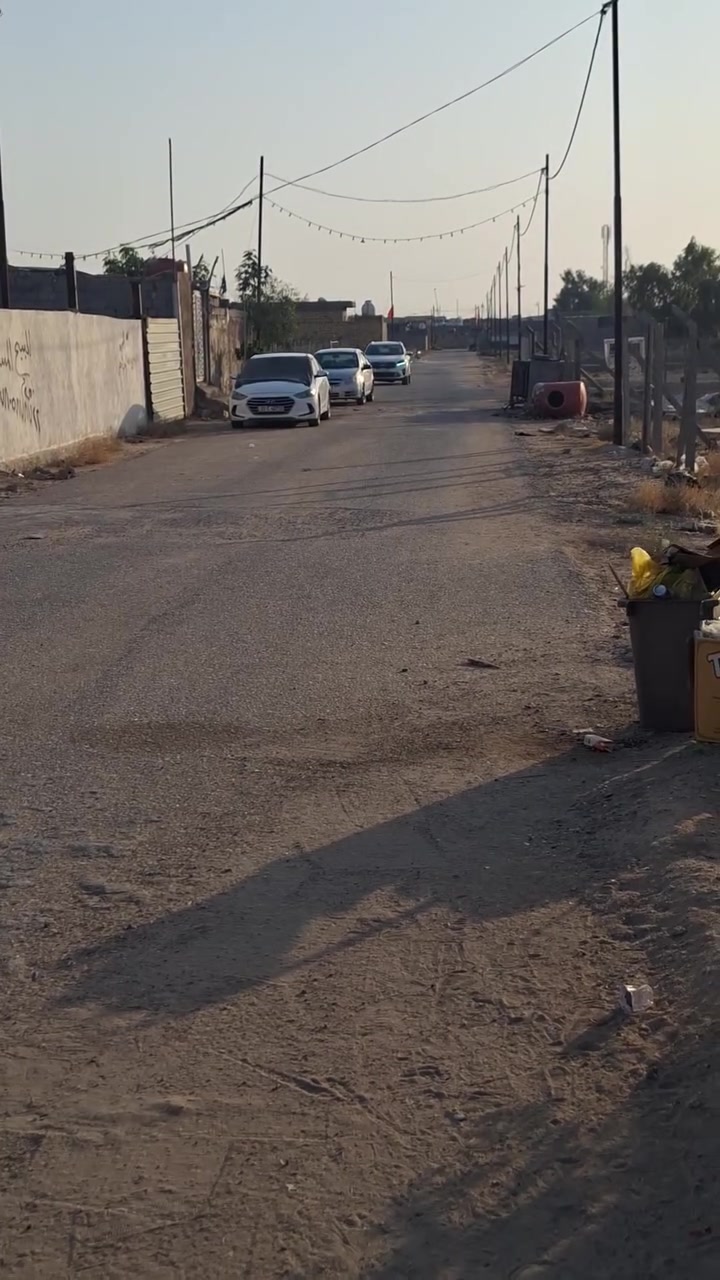 بيت للبيع المساحه ٣٠٠ متر خلف الحسينيات على شارع ياحسين عامود 200 يصلح سكن وحسينيه ***********
