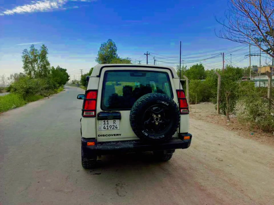 للمراوس_فقط | لاند روفر ديسكفري الجيل الثاني 🚗🔄🚛السلام عليكم إخواني.. عندي سيارة لاند روفر ديسكفري (Land Rover Discovery Series II) حكامة وقوية، وأرغب بمراوستها بسيارة حمل (كيا حمل أو سيارة داينا).📌 المواصفات والتفاصيل بالكامل:نوع السيارة: لاند روفر ديسكفري - الجيل الثاني.المحرك: محرك 4 سلندر ديزل (كاز) محوريين 4x4. (محرك عملي واقتصادي جداً، وقطعه متوفرة بالشرق، مو مثل محرك الـ 8 سلندر المقطوع بالسوق).الأوراق والوضعية القانونية:الرقم: واصلي إنجليزي مميز.السنوية: نافذة ومضمونة لغاية عام 2028.الملكية: السيارة باسمي والتحويل مضمون ثاني يوم مباشرة.الإضافات: مصد أمامي حديدي مخصص للوعر، أنبوب تنفس (سنوركل)، وسلة سقف كاملة للحمل والأغراض.📌 المطلوب للمراوس:السيارة للمراوس فقط مع سيارة كيا حمل أو داينا تكون نظيفة وجاهزة للشغل.📍 الموقع: [واسط العزيزيه ]📞 للتواصل والاستفسار ):الاتصال مباشرة بصاحب السيارة:📱 أبو علي (حسين الشمري): ***********
