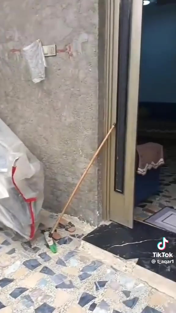 ملاحظة البيت ابصف الركن مو ركن 
حي البساتين المدخل الأول خلف أسواق ابو أمير المحمداوي
واي استفسار اتصال على رقم الموبايل وبي واتساب

***********
