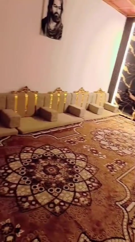 سلام وعليكم بيت، للبيع المساحه ٢٤٠ متر يتكون من غرفتين ٥×٤ ومطبخ ٥×٤ دوانيه ٦×٥ صحيات خارجيه وداخليه + محل ٣×٣ بيت كونكريت شيش كامل ينبني طابق ثاني  
البيت صاير نهايت فرع شارع مقطوع يعني لا سيارات وهوسه ولا يدخل غريب للفرع  العنوان ابو الخصيب ابو كوصره قرب سنتر طه شارع حسينيه ام الاقمار الاربعه السعر 85 وبي مجال .

الأتصال : ***********

