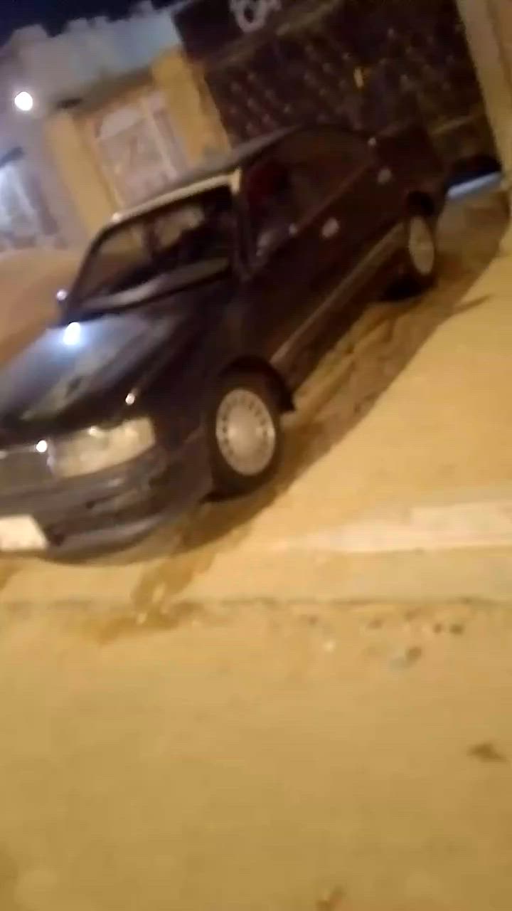 بطه فصل مديل1993 للبيع مكفولة كص ونقل رقم بصرة كير جديد غرفتها جديدة كهربائيات كاملة شغاله وتمشي محركها تعبان يبخر وبيها خياس بالداير ولصندوك راعيها بابو الخصيب بس ما رايحله ولا اندله بالضبط انطيك رقم الباعني ينطيك رقم راعيها ومنك اله للاستفسار ***********سعر 18 وبيها مجال بسيط
