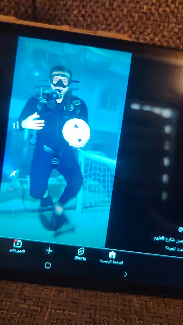 ايباد سامسونك اي تاب معروف بالسلاسه يحمل سيم كارت سعره٧مابيه مجال@ماخذيه ب١90مكاني الشعب رجاء لحد بعامل سعره ما ينزل منه الف ***********
