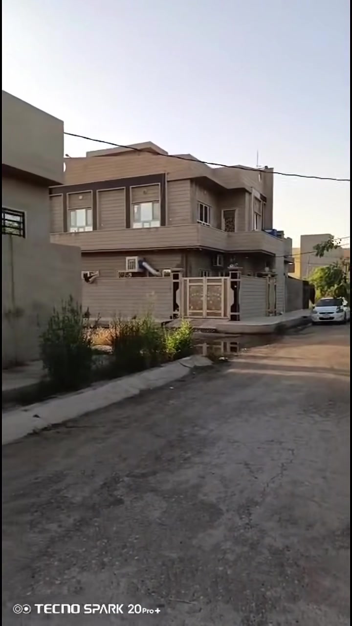 دار للبيع 

في جمعيه دجلة المساحه ١٠٠م مربع
يحتوي على غرفه نوم واحده هول استقبال مطبخ كراج

بسعر مناسب للاستفسار والطلب 
اتصل على الارقام التالية 

***********
***********

