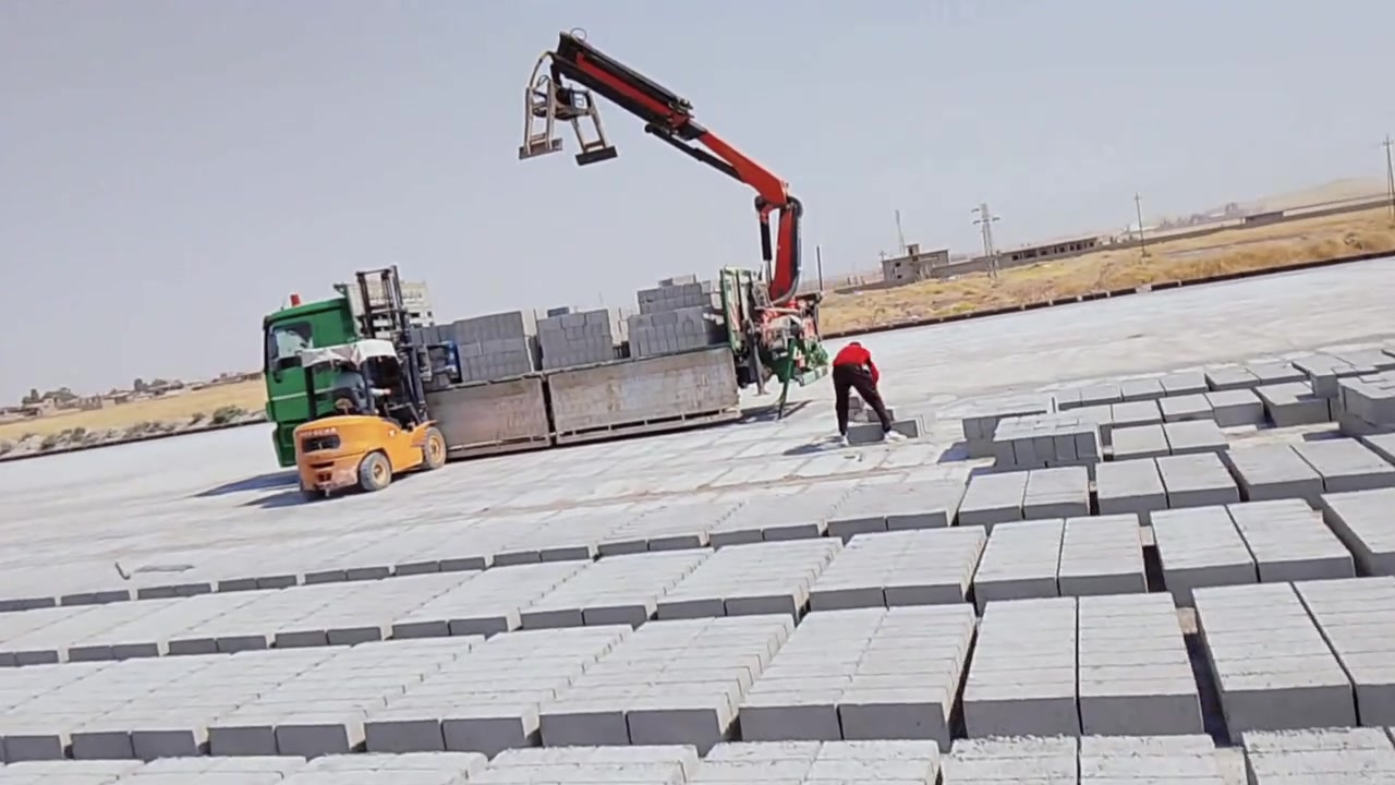 السلام عليكم 
يوجد بلوووك صلب معمل الشيبان واصل ،،450،، الف

 رقم الهاتف اتصل ***********
