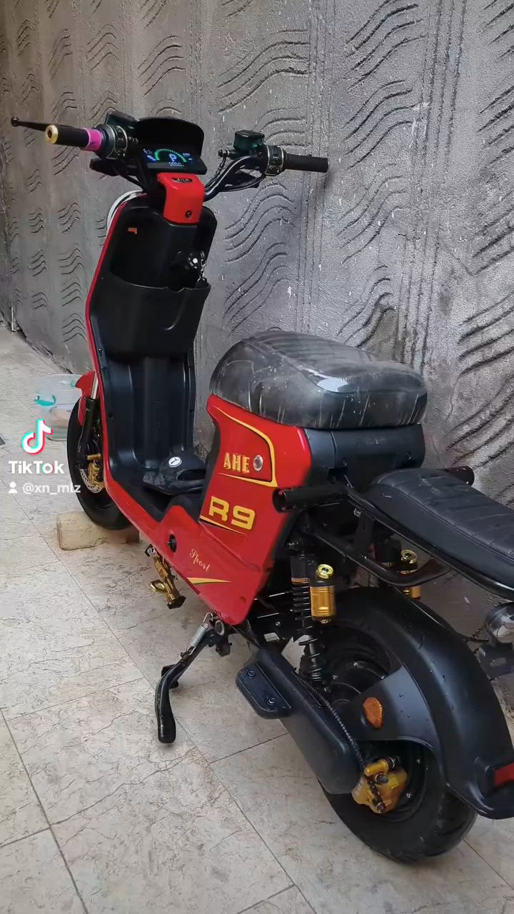 سلام عليكم باسكل شحنR9 موديل 26سرعه وكالة AHE حقيقي70العداد120ملف1200حقيقي
اللون المرغوب احمر
وياها ملحقاتها مرايات وسله وشاحنه 
السعر500بيها مجال بطاريات 32امبير فولتيه69تمشيك45كيلو
اربع سرعه  
رقمي***********
مكاني نجف قضاء مشخاب
