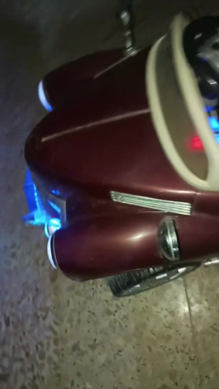 سياره نقص بطاريات سعر ٥٠ قفل
ميز جام اخو الجديد مع كراسي عدد ٤ سعر ٦٠ قفل 
باقي الغراض اسئل وجاوبكم مكاني ابو غريب خرنابات شارع السجه ***********
