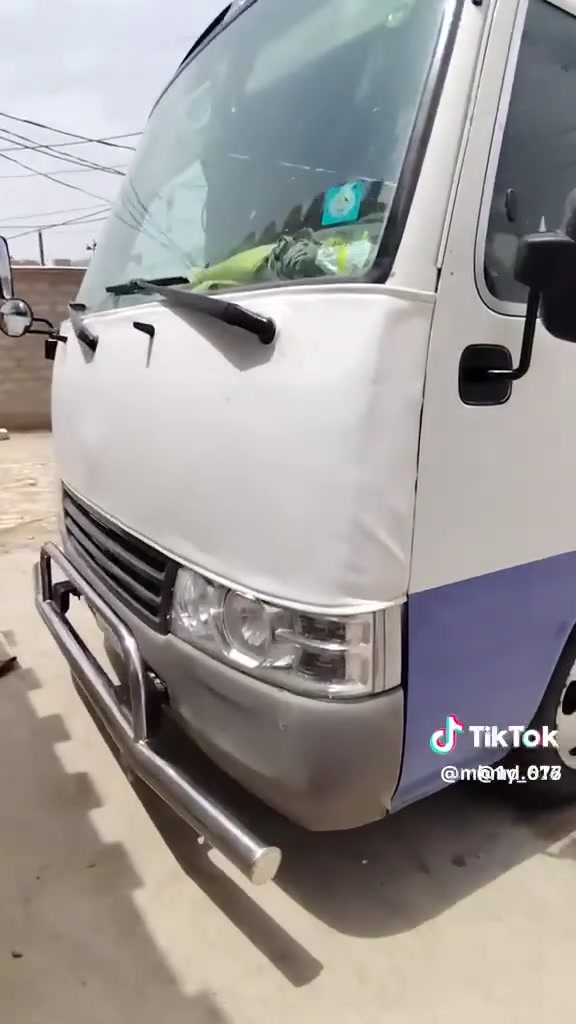 السلام عليكم كوستر ٢٠١١ جهازه للخير سياره كير اكسن مكينه سله داخليه قلاب ستاركس تخم تاير سياره ***********
