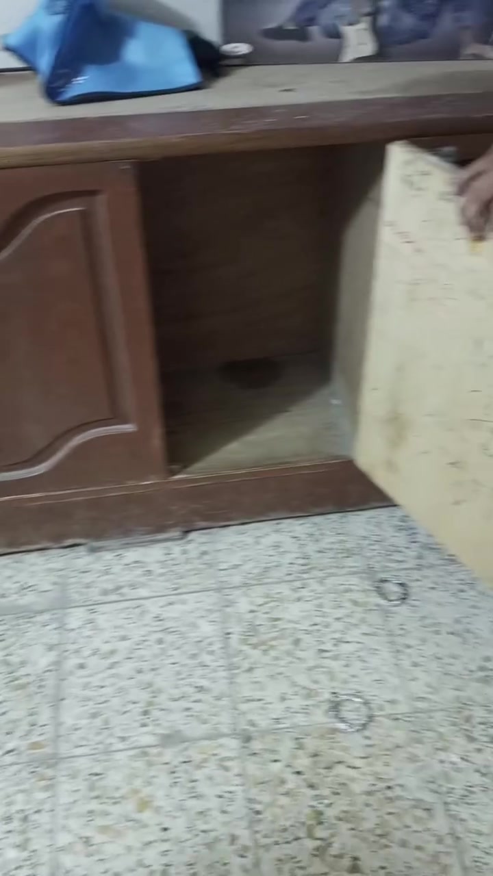 عندي هذني لبيع مكان جسر ديالى ***********
