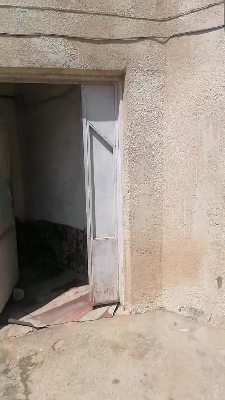 بيت البيع بحي جميعه طابو مساحته 240متر
بفرع  مجمع تركي  جوارين سيد سامر 
يتكون  م̷ـــِْن غرفه 6×4
غرفه 5×4
وغرفه فوك 5×4
ديوانيه 8×4

تصال عل هاذا الرقم***********
