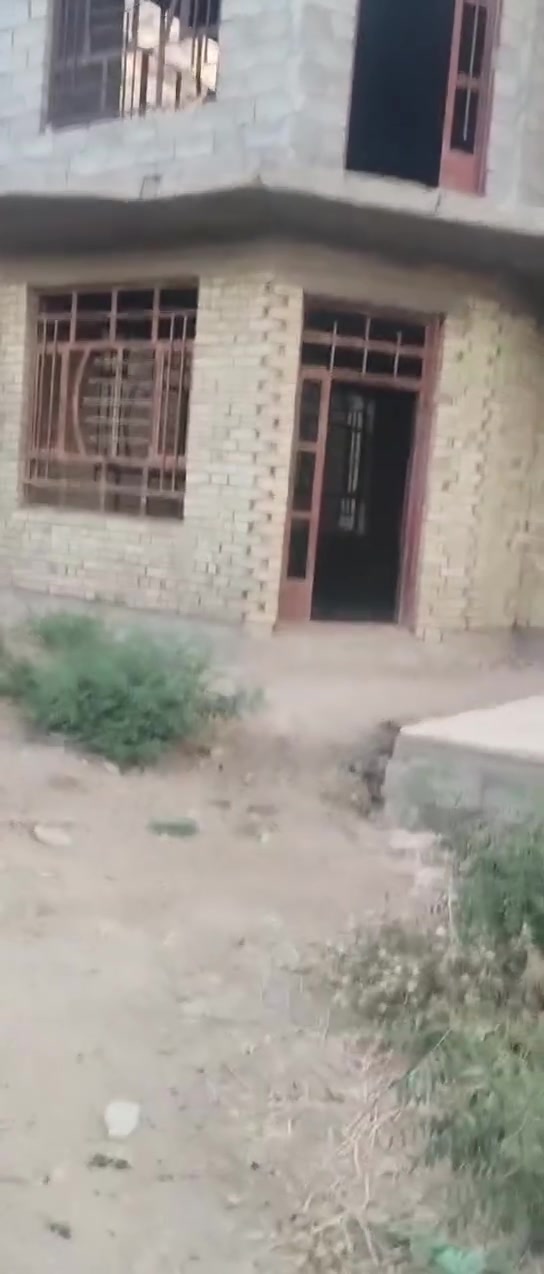 سلام عليكم يوجد بيت هيكل للبيع مساحه 300 متر يحتوي على 4غرف نوم وستقبال ومطبخ وصحيات طابو زراعي سند25 العنوان بغداد الراشديه البحيات كلش قريب ع شارع التفاصيل داخل الفيديو الاتصال على الرقم *********** السعر 90
